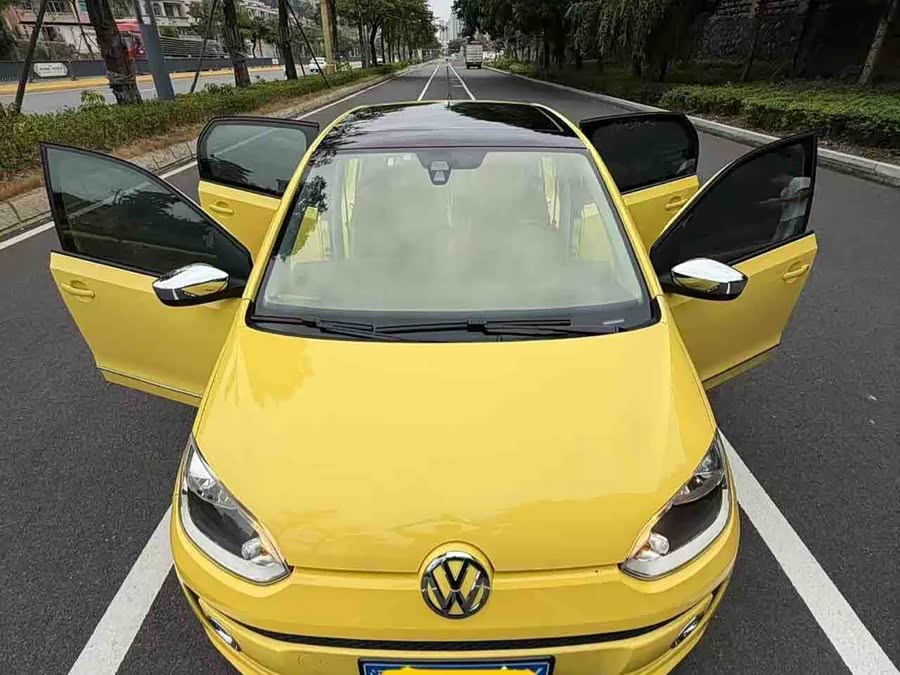 Volkswagen up! 2015 car image #6