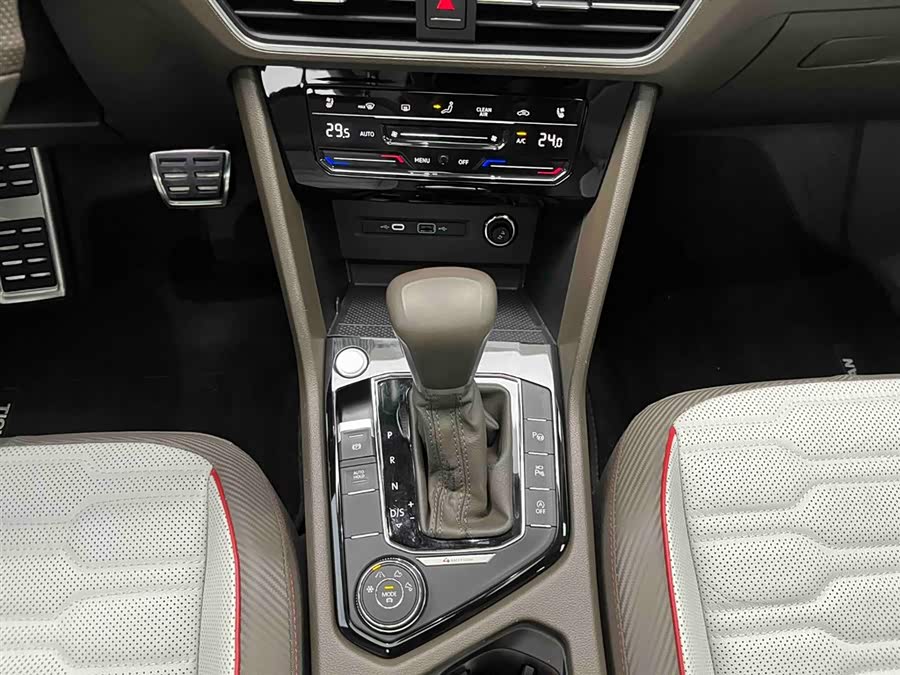 Volkswagen Tiguan L 2021 #6 Volkswagen Tiguan L 2021 car image #6