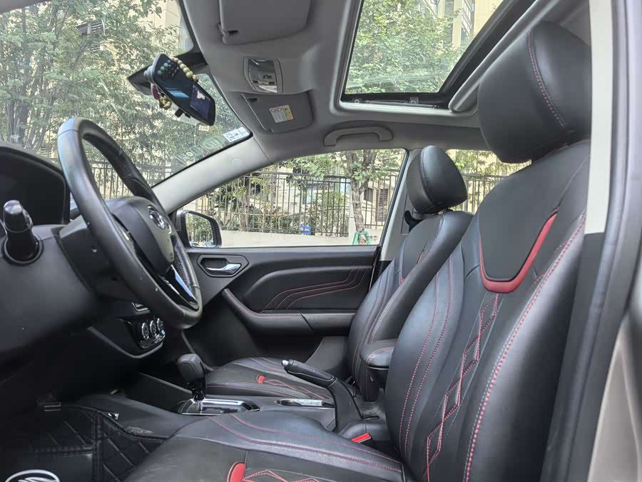 Soueast DX3 2018 car image #6