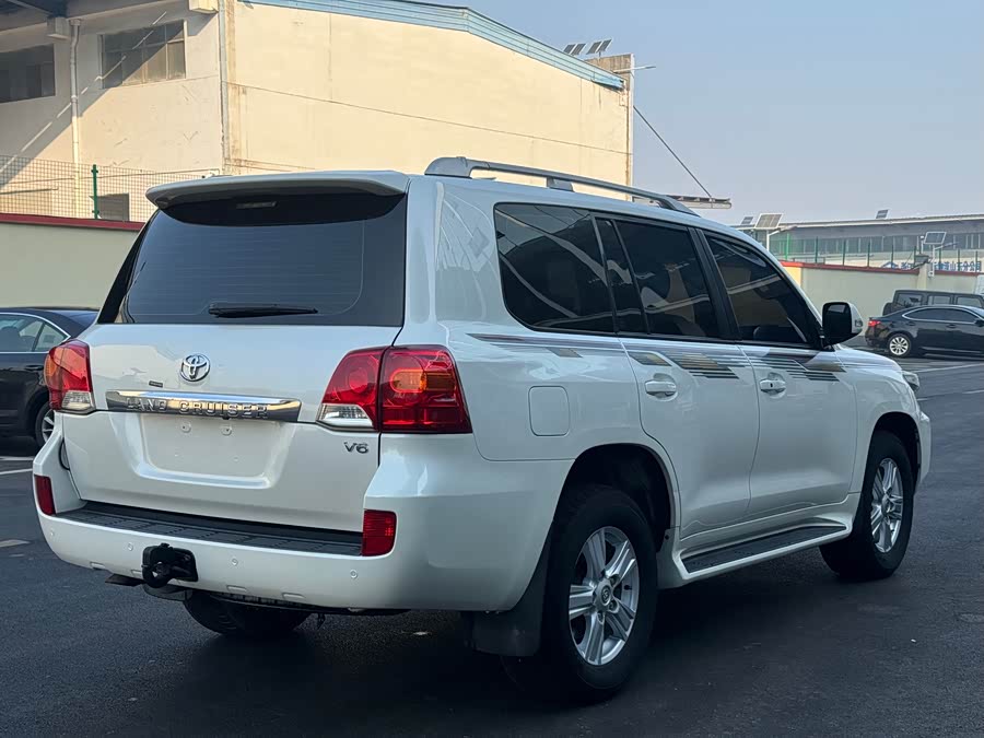 Toyota 2015 car image #6