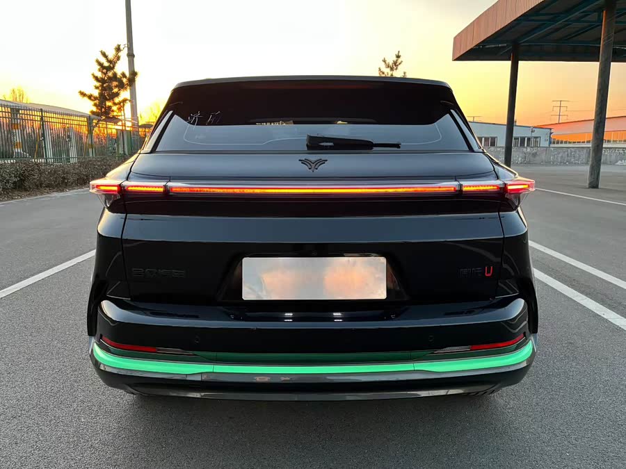 哪吒汽车 哪吒U 2022 汽车图片 #6