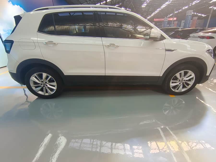 Volkswagen T-Cross 2023 car image #6