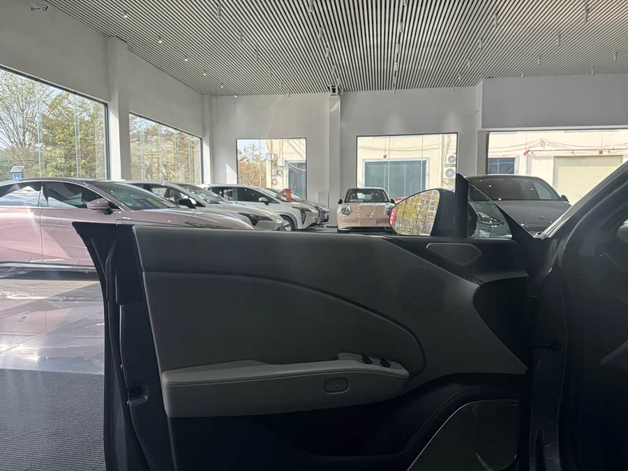 极氪 极氪007 2024 汽车图片 #6