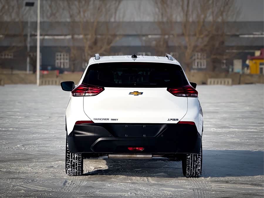 Chevrolet Tracker 2022 imagen de coche #6