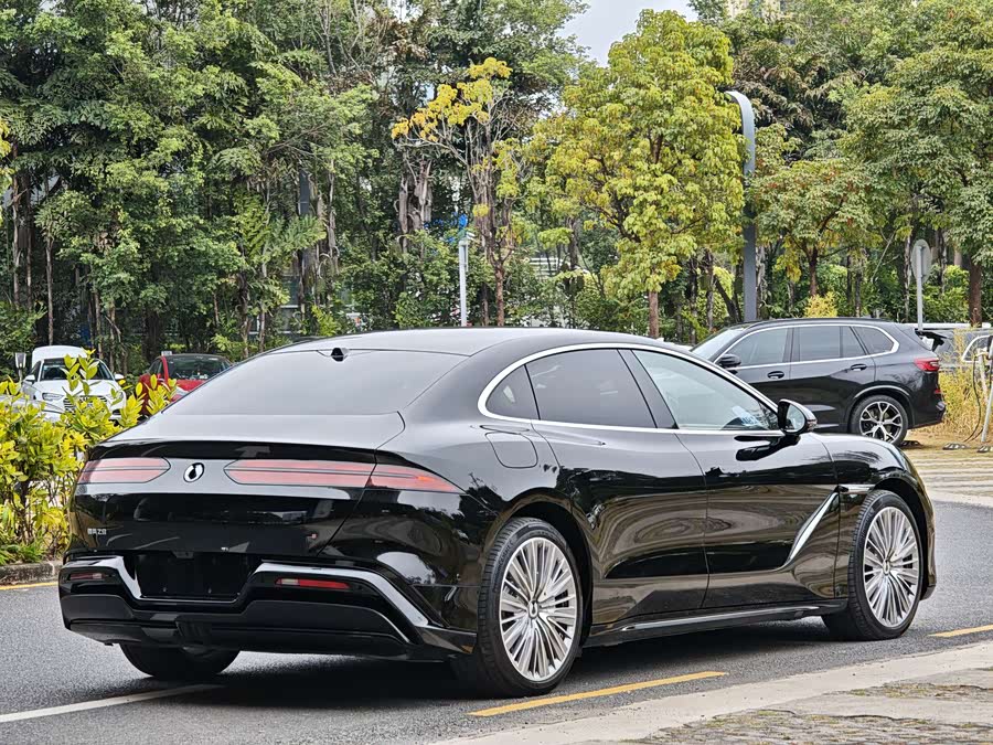 Denza Z9 2024 #6 Denza Z9 2024 car image #6