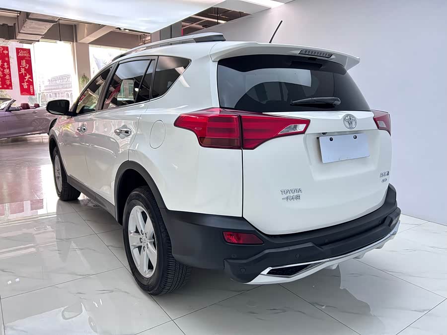 Toyota RAV4 2014 #6 Toyota RAV4 2014 car image #6
