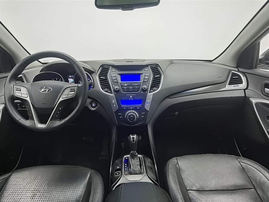 Hyundai Santa Fe 2014 car image #6