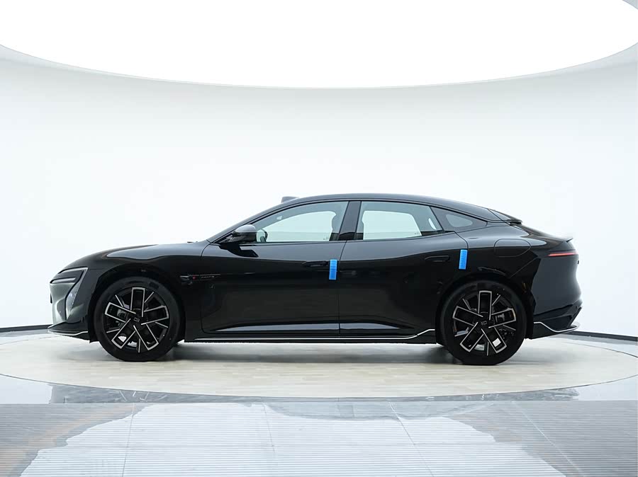 Avatr 06 2025 car image #6