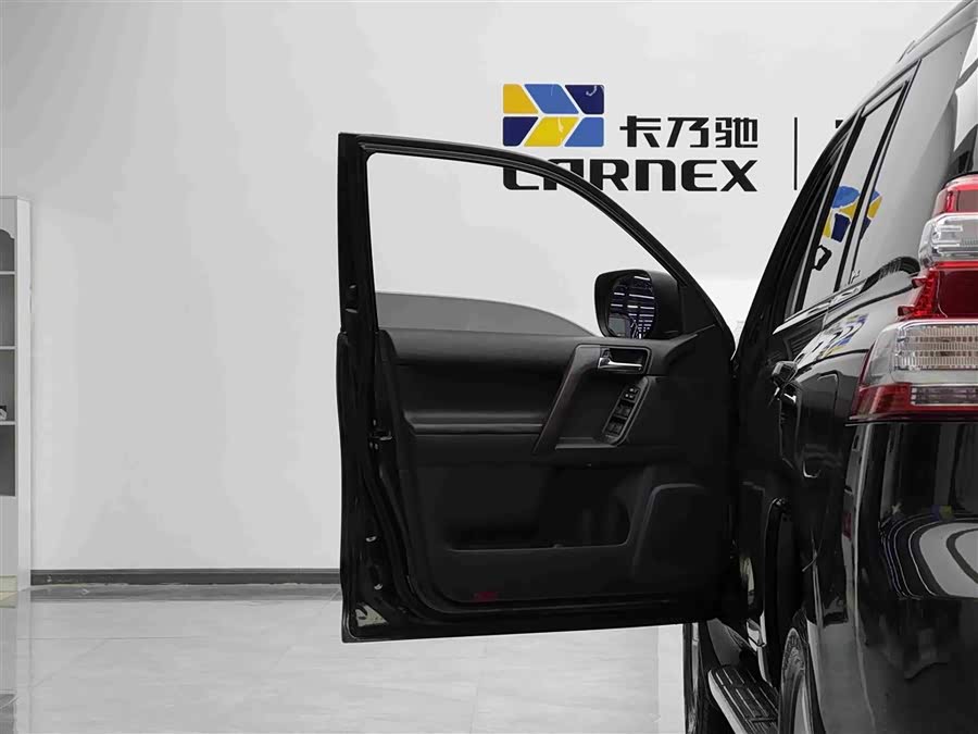 Toyota Land Cruiser Prado 2017 car image #6