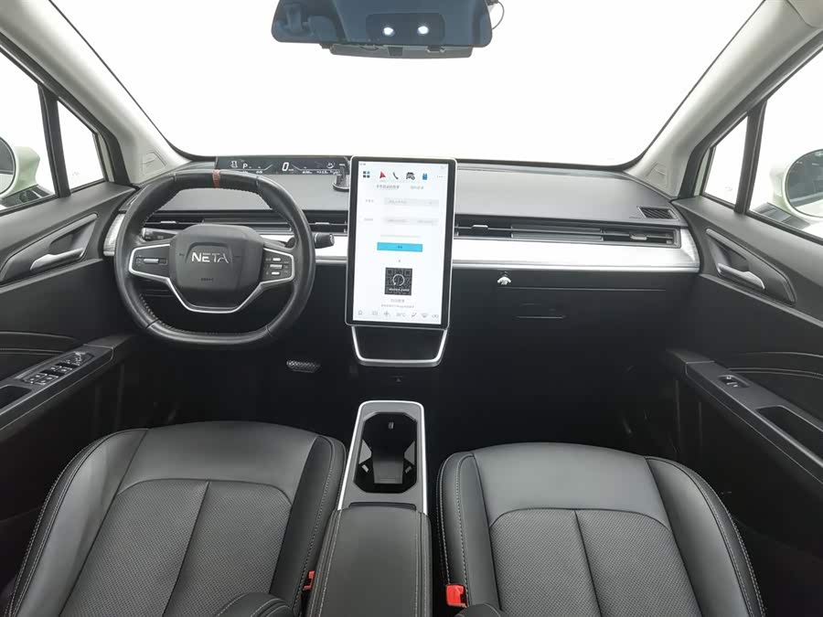 哪吒汽车 哪吒V 2022 汽车图片 #6