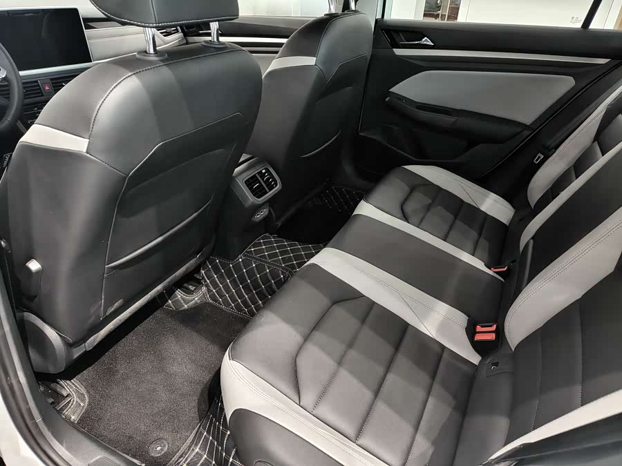 Volkswagen Bora 2024 immagine di auto #6