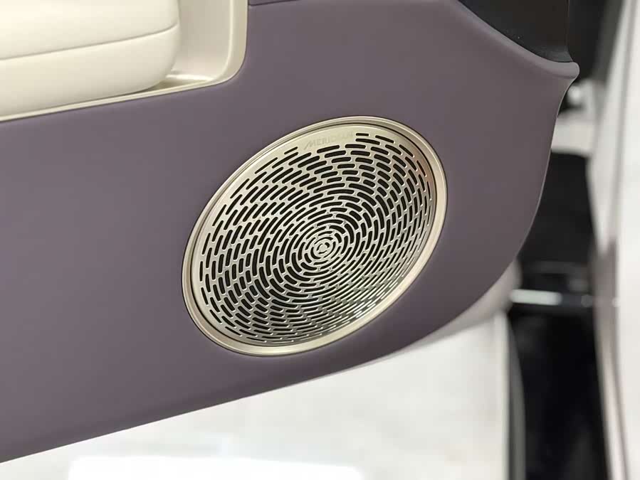 Avatr 06 2025 car image #6