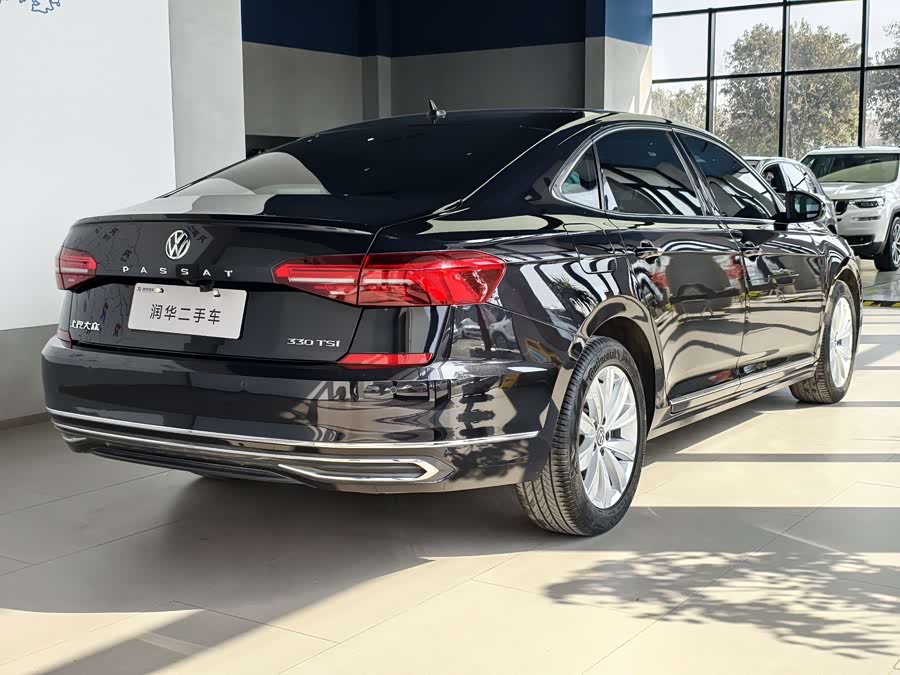 Volkswagen Passat 2019 car image #6