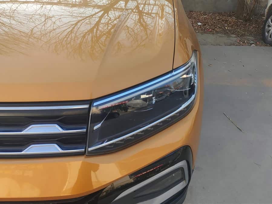 Volkswagen T-Cross 2019 car image #6