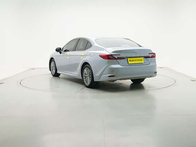 Toyota Camry 2024 immagine di auto #6