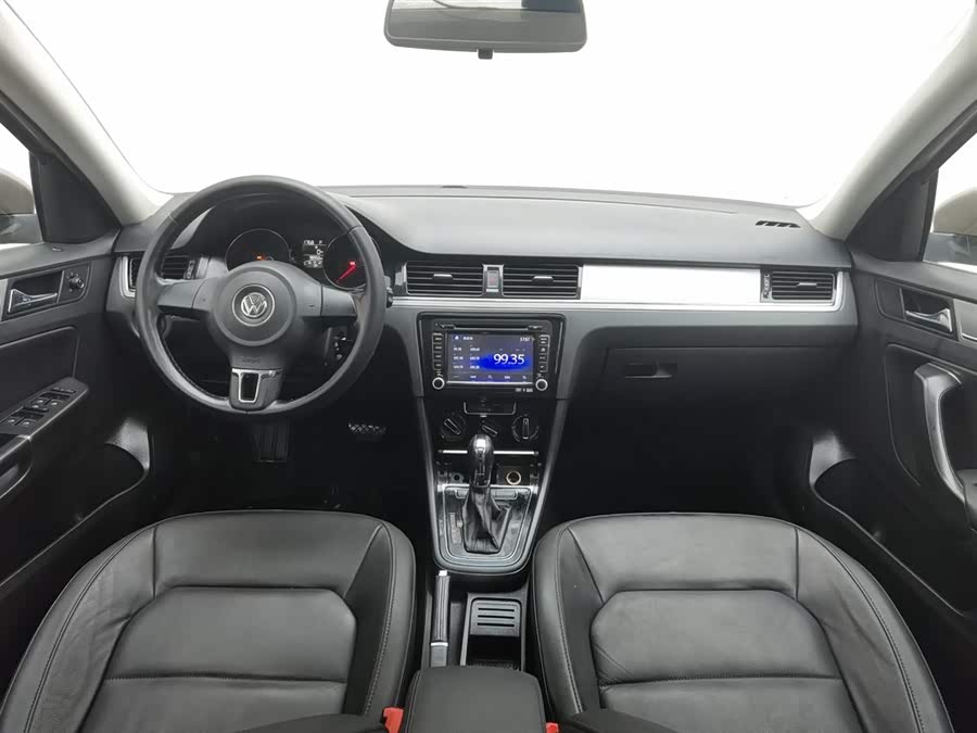 Volkswagen Bora 2013 immagine di auto #6