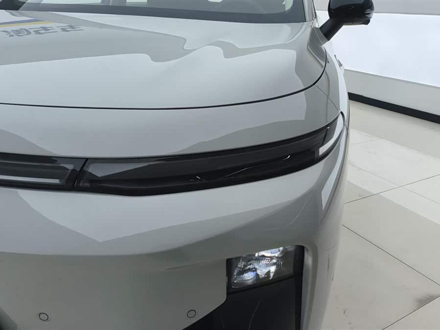 零跑汽车 零跑B10 2025 汽车图片 #6