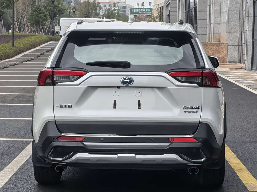 Toyota RAV4 Hybird E+ 2021 immagine di auto #6