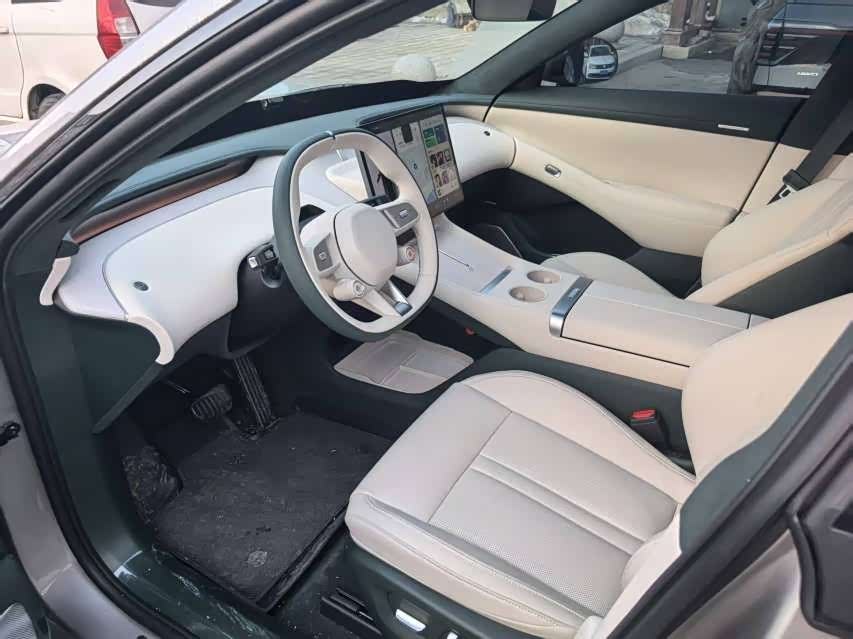 MI YU7 2025 car image #6