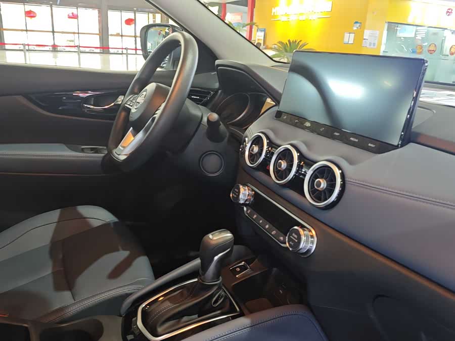 Nissan Qashqai 2025 car image #6