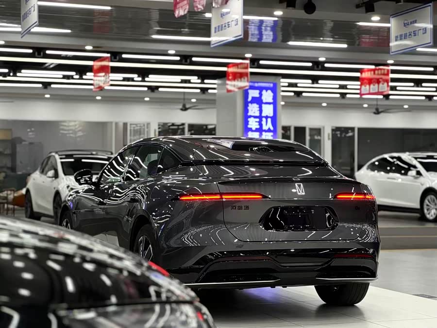 Avatr 06 2025 car image #6