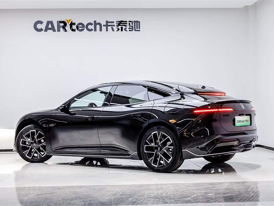 Avatr 06 2025 car image #6