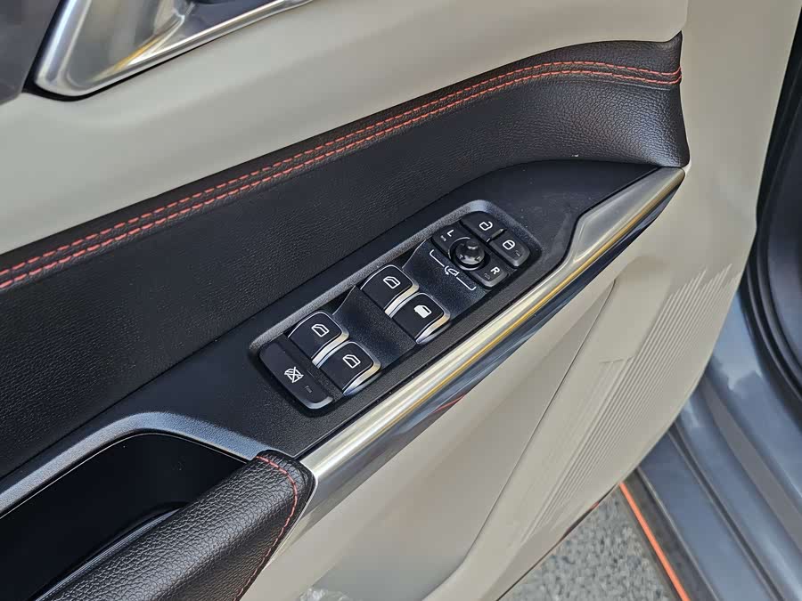 Lynk & Co 02 2020 car image #6
