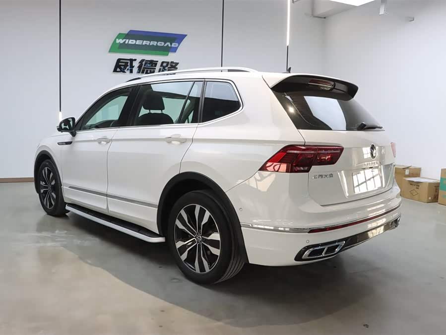 Volkswagen Tiguan L 2021 car image #6