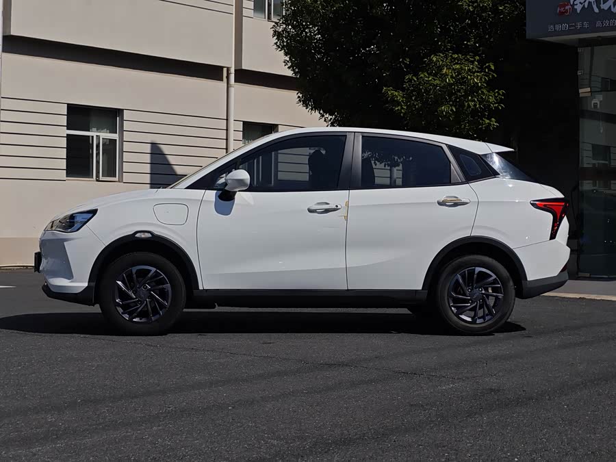 哪吒汽车 哪吒V 2020 汽车图片 #6