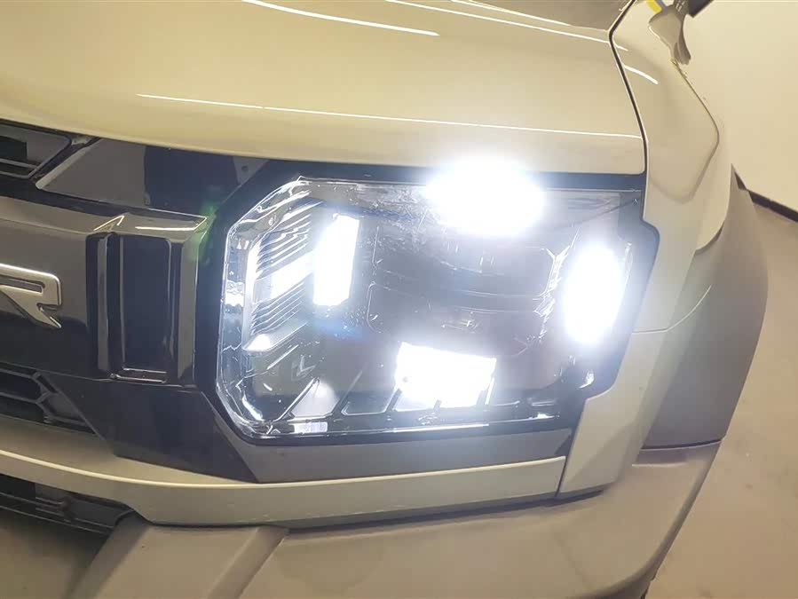 Jetour Traveller 2023 car image #6