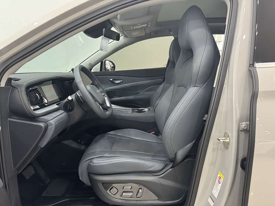 BYD Sea Lion 07 DM-i 2025 car image #6