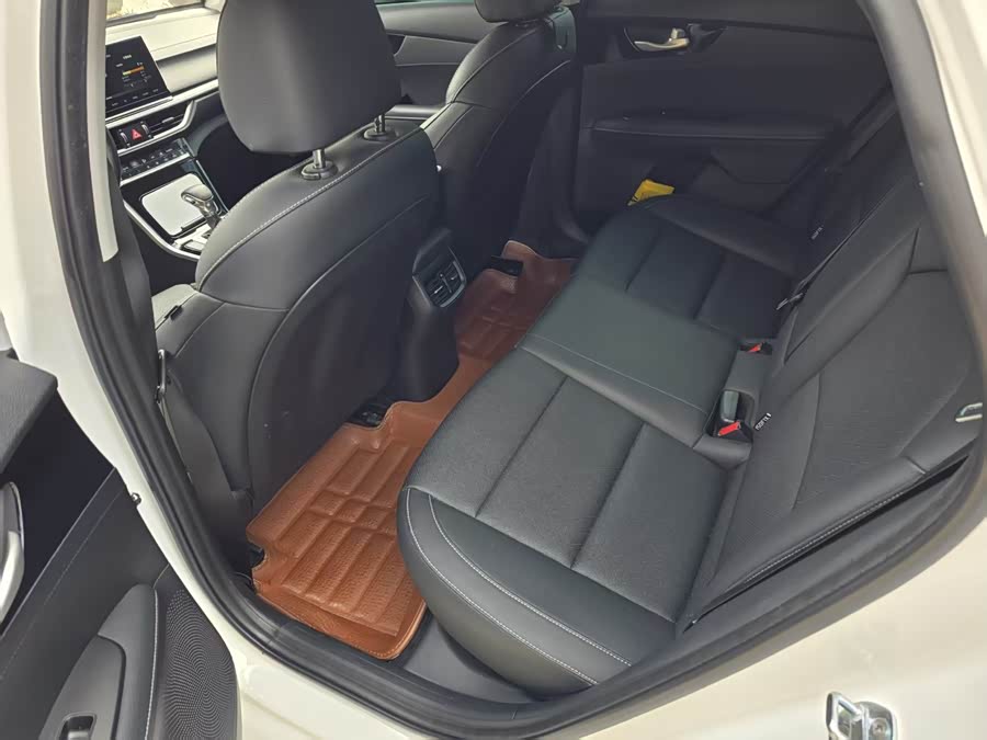 Kia K3 2022 car image #6