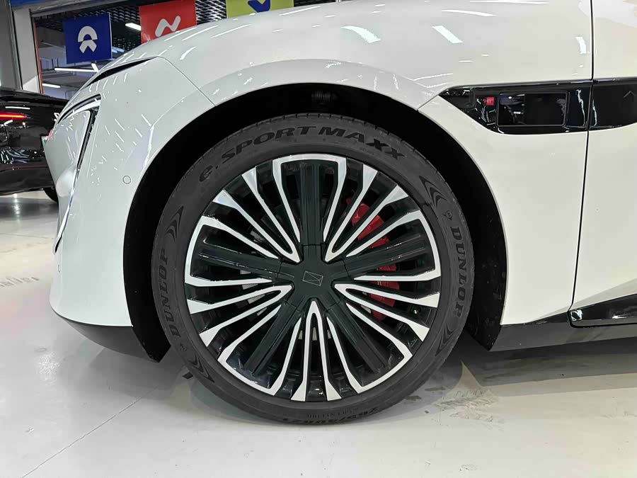 Avatr 12 2025 car image #6