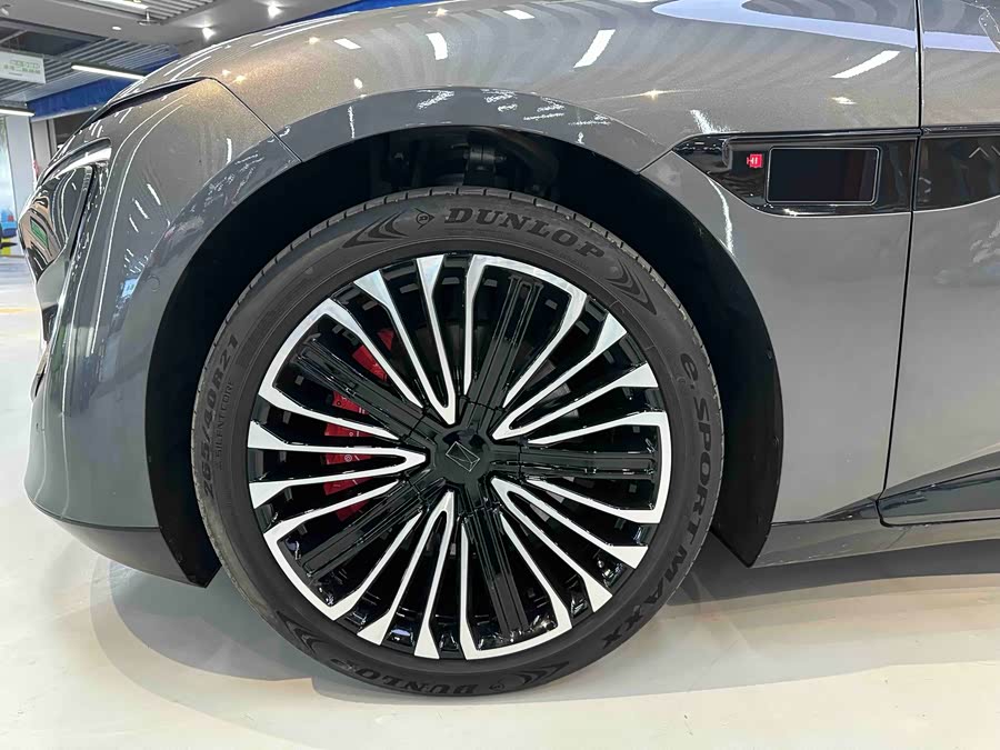 Avatr 12 2024 car image #6