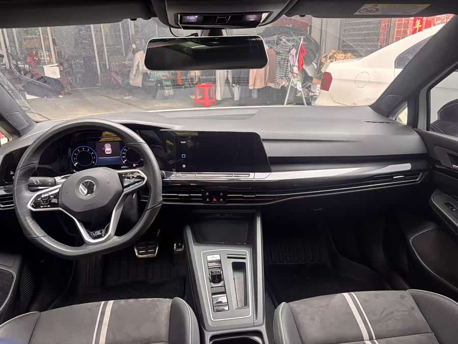 Volkswagen Golf 2023 car image #6