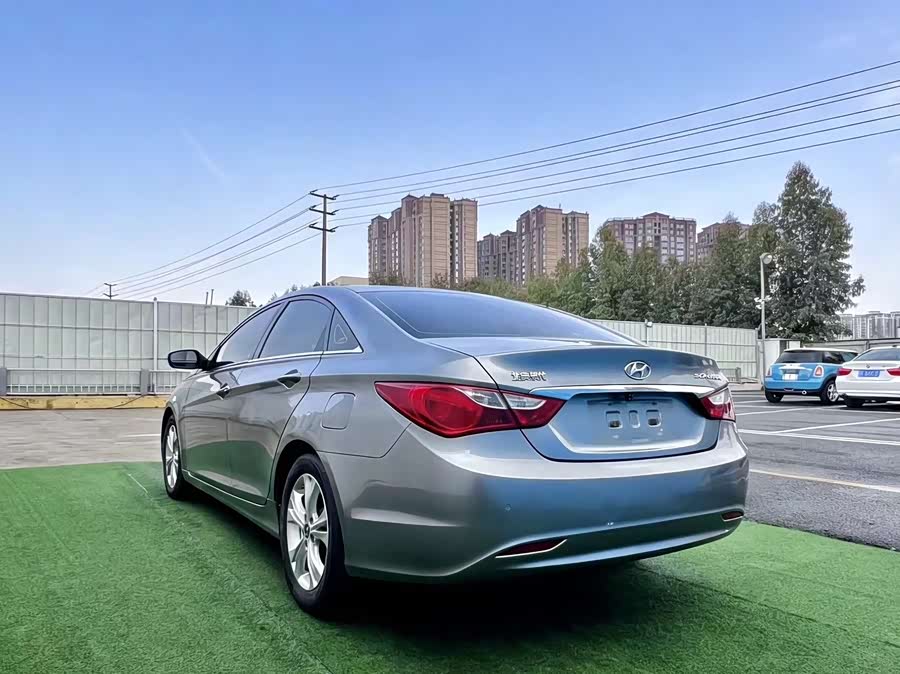 Hyundai Sonata 2012 изображение автомобиля #6