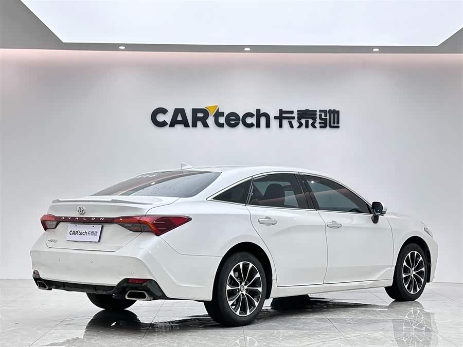 Toyota Avalon 2023 car image #6