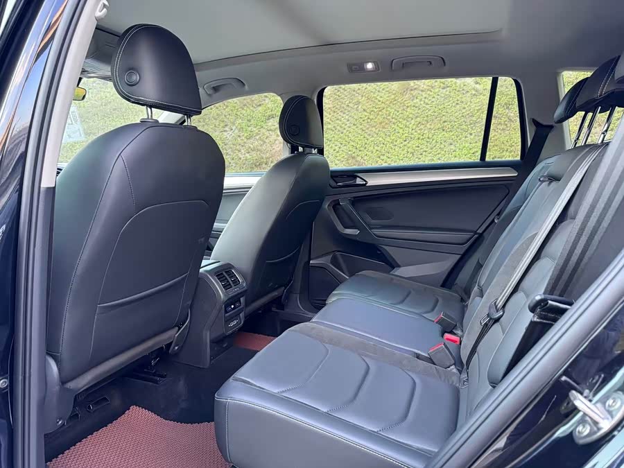 Volkswagen Tiguan L 2018 car image #6