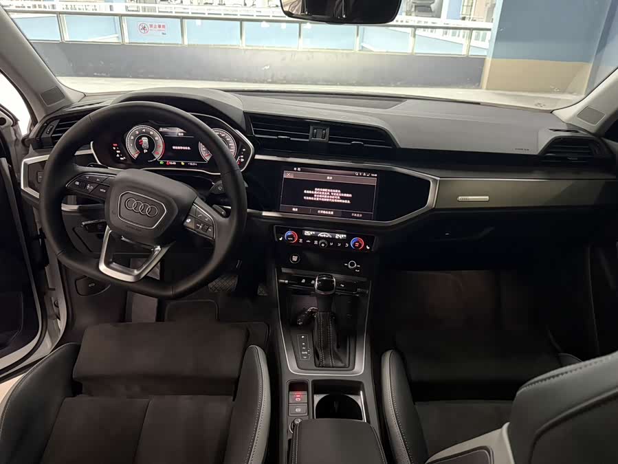Audi Q3 2023 car image #6