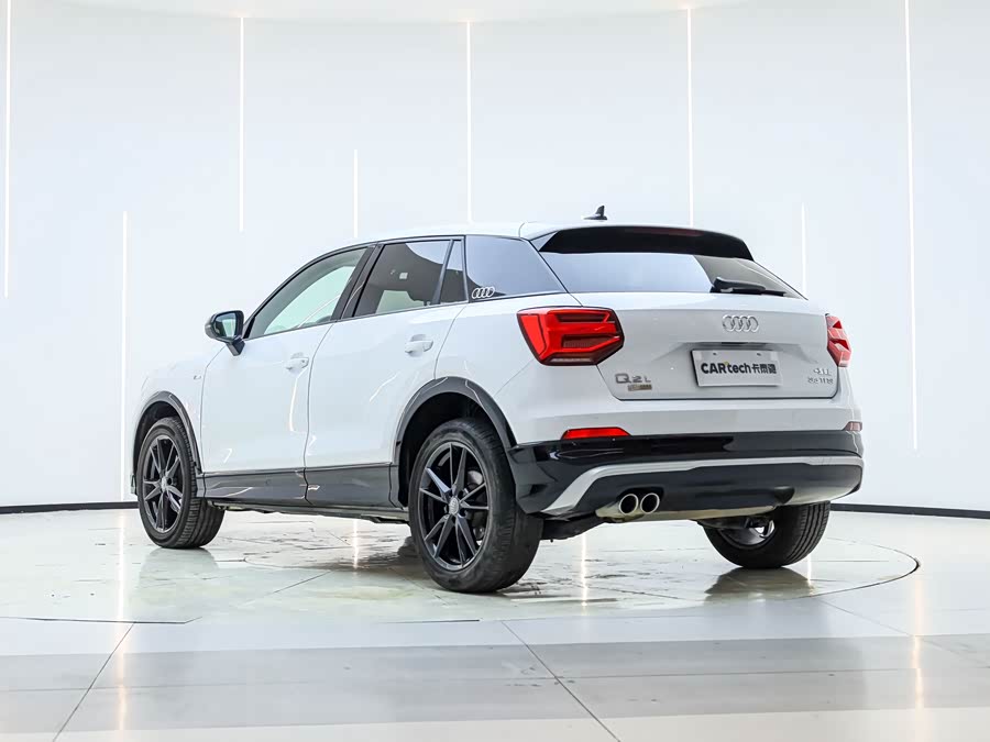 Audi Q2L 2021 car image #6