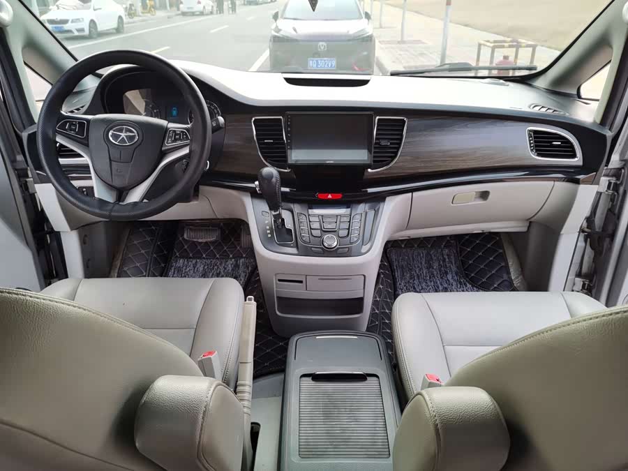 JAC 2015 #6 JAC 2015 car image #6