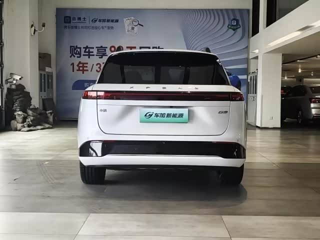 Xpeng G9 2023 car image #6