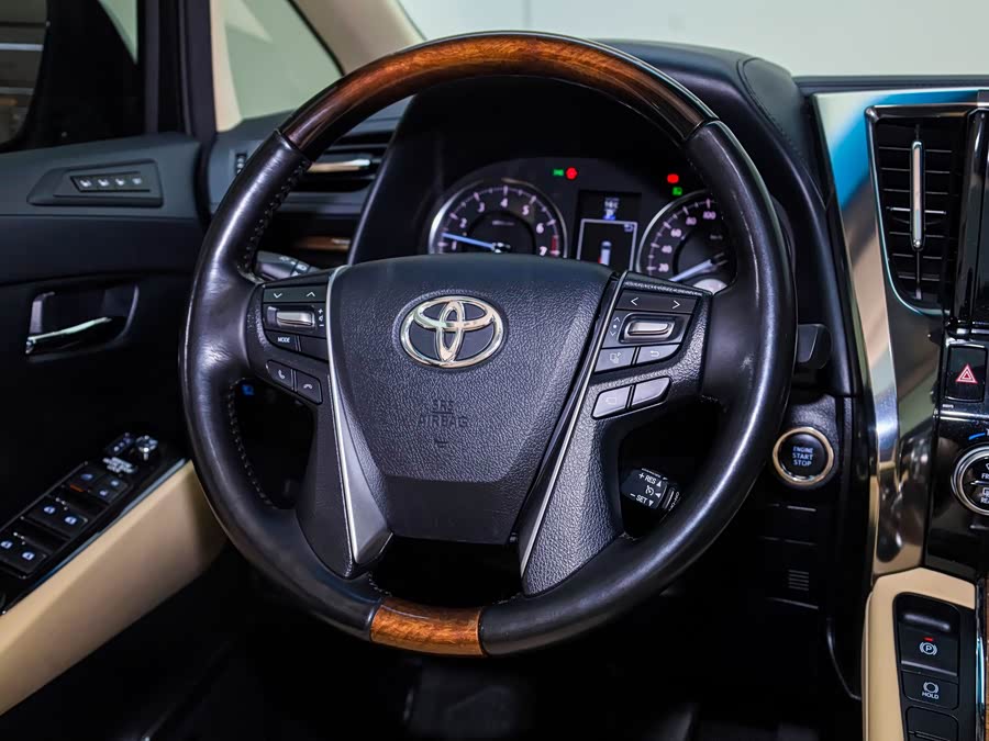 Toyota Alphard 2018 car image #6