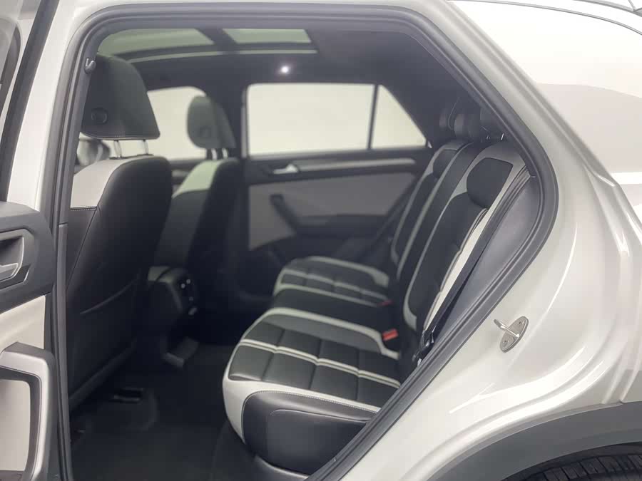 Volkswagen T-Roc 2025 #6 Volkswagen T-Roc 2025 car image #6