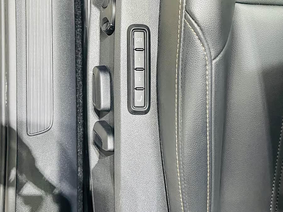 Volkswagen Passat 2020 car image #6