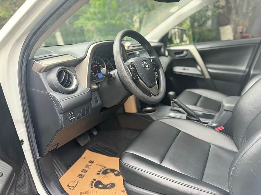 Toyota RAV4 2015 car image #6