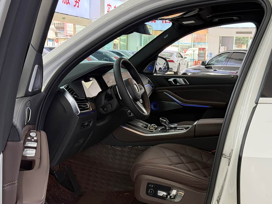 BMW X5 2022 immagine di auto #6