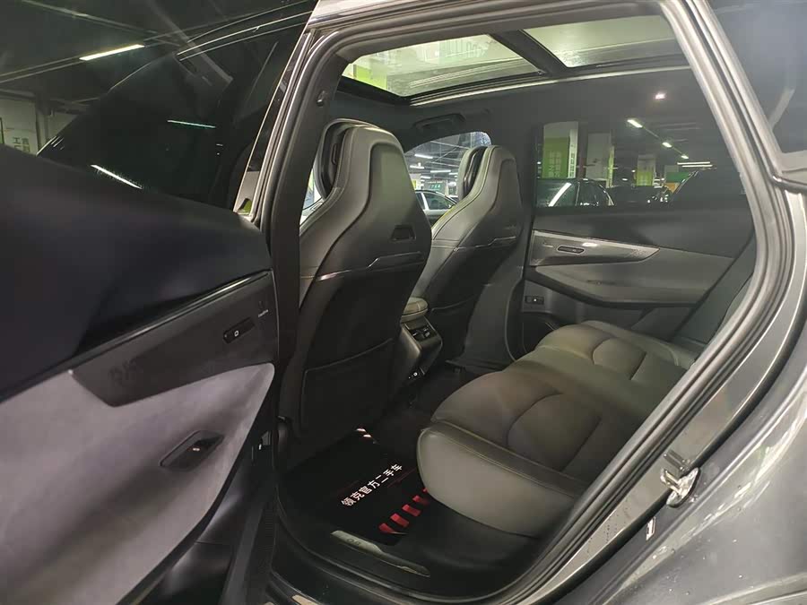 Lynk & Co 08 EM-P 2024 car image #6