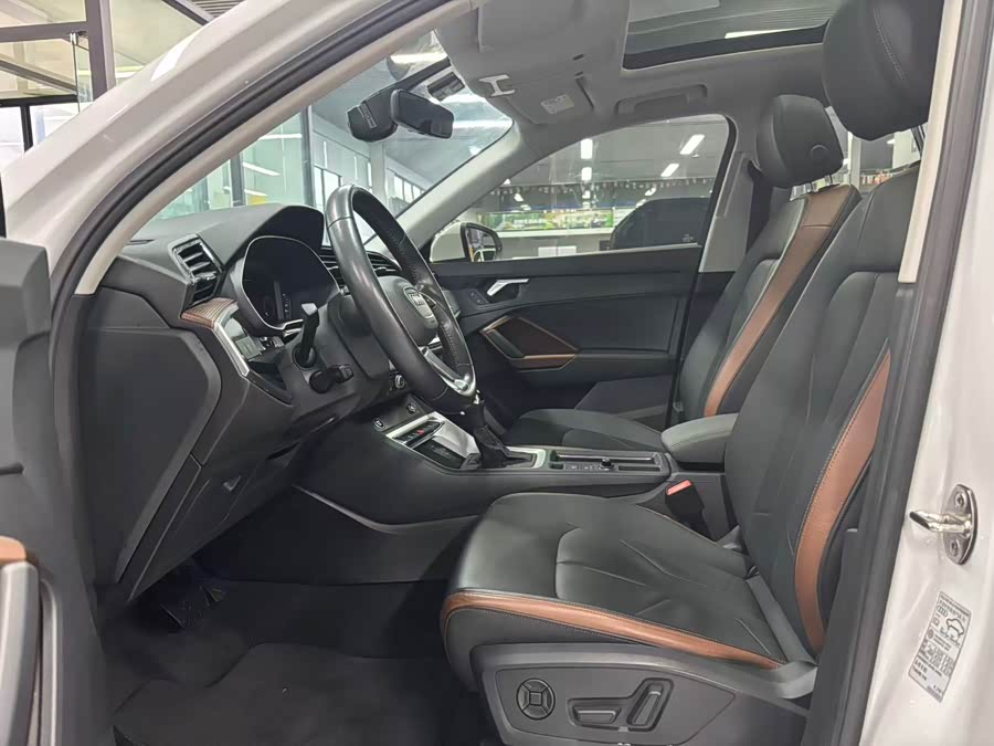 Audi Q3 2021 car image #6