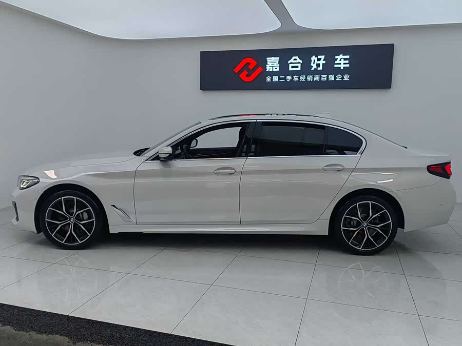 BMW 5 Series 2024 car image #6